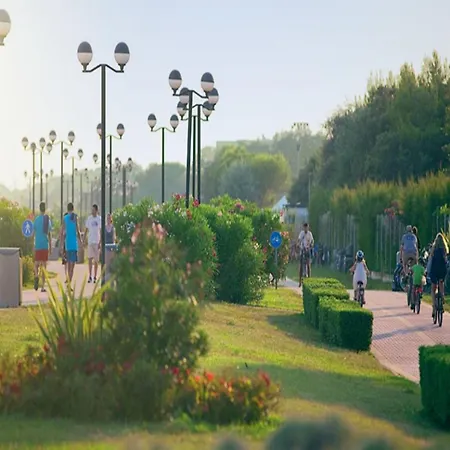 Отель Amburgo Бибионе