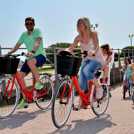 Отель Amburgo Бибионе